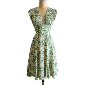 Trashy Diva Green Mums 1940's Dress Size 2